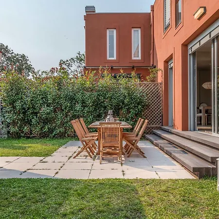 Liiiving In - Foz Garden House 3 Bdr *